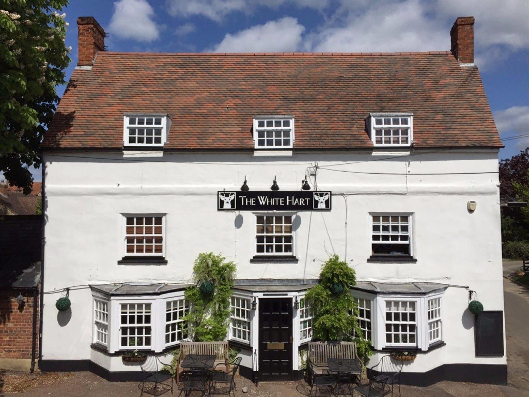 The White Hart Hotel Sherington Eksteriør billede