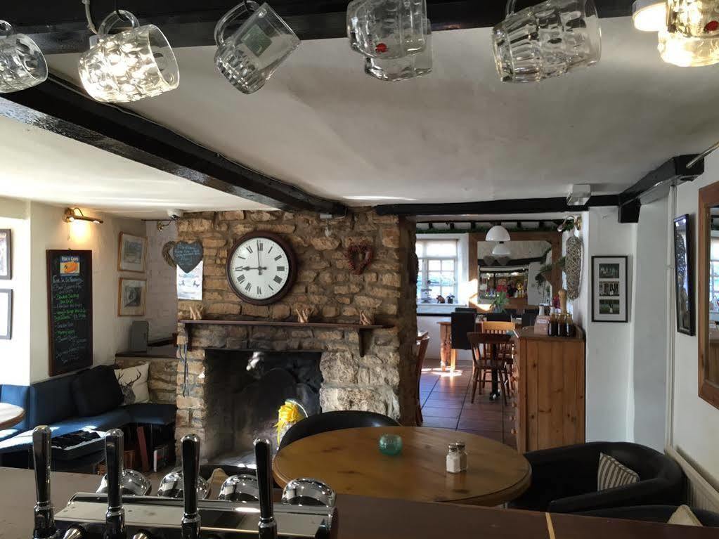 The White Hart Hotel Sherington Eksteriør billede