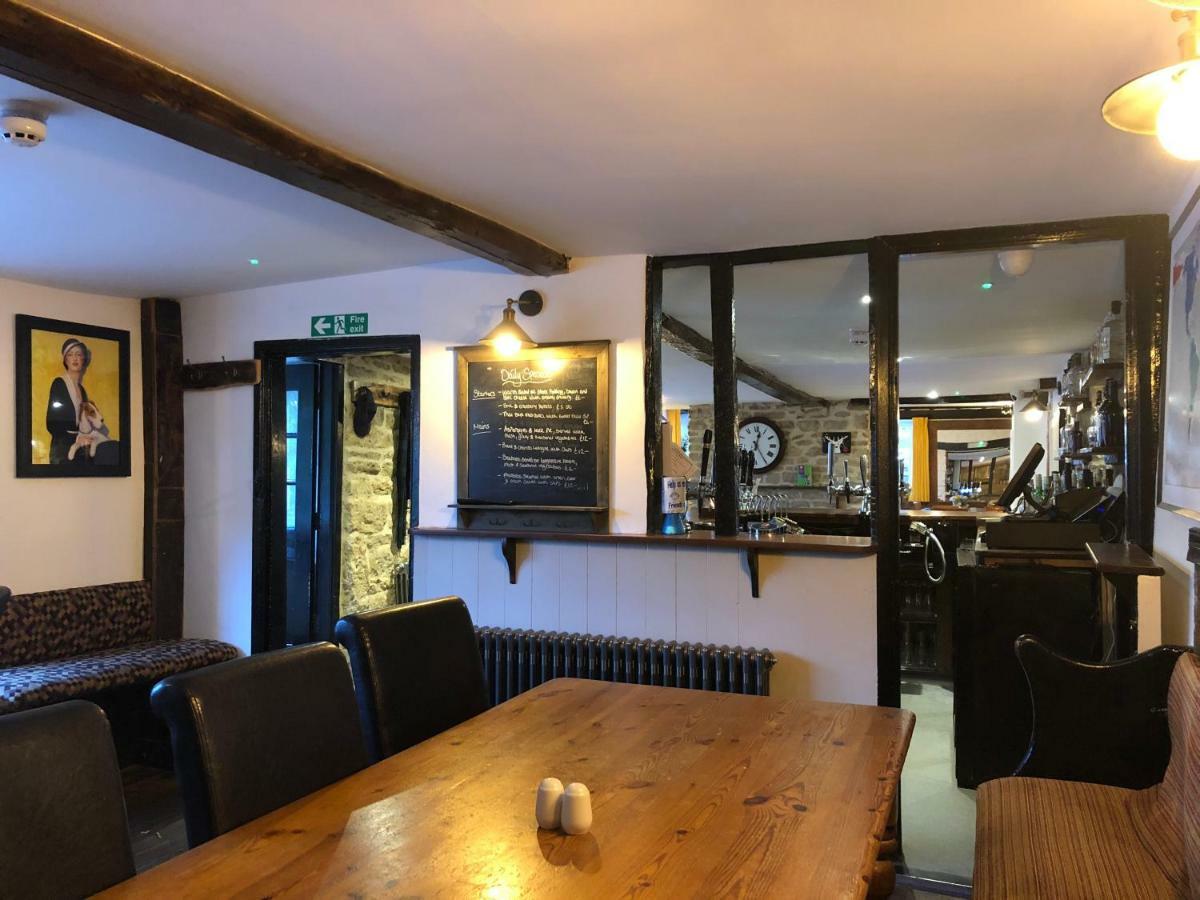 The White Hart Hotel Sherington Eksteriør billede