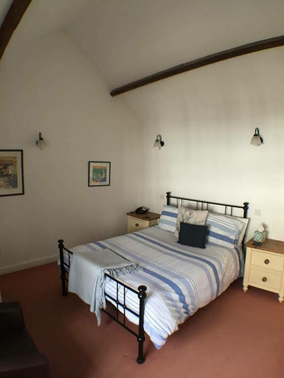 The White Hart Hotel Sherington Eksteriør billede